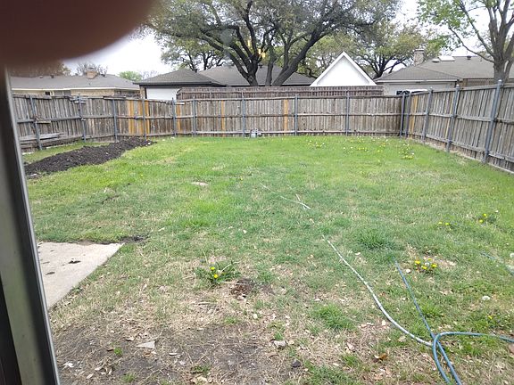 4th image of 1907 Columbia Dr
