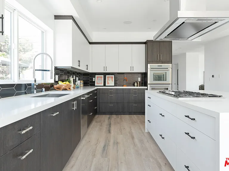2512 Berkeley Ave — Photo 16