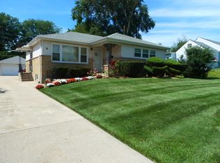 6 N Michigan Ave, Addison, IL 60101