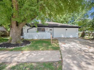 802 Wavecrest Ln, Houston, TX 77062
