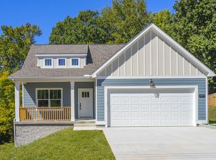 1020 Stonebrook Dr #8, Dickson, TN 37055