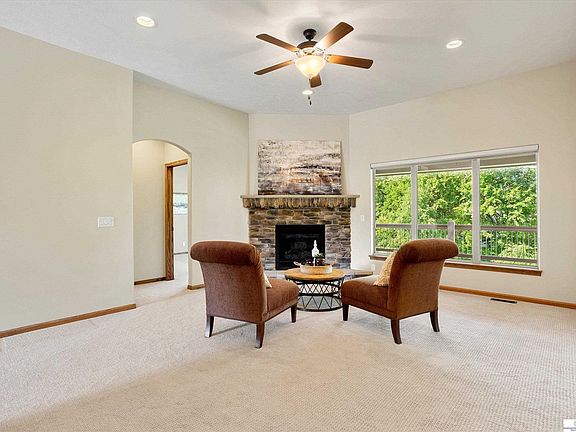 3rd image of 1006 N 183rd Cir