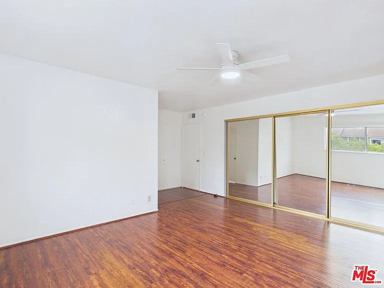 1937 Glenoaks Blvd #150 — Photo 19