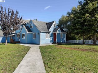 584 Exchange St, North Bend, OR 97459