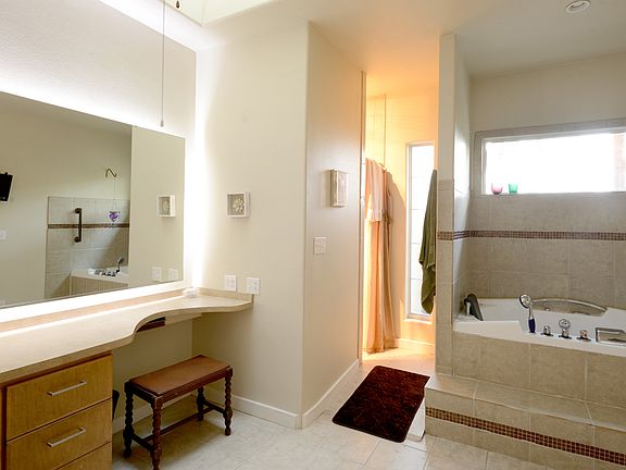 Master Bath Jetted Tub