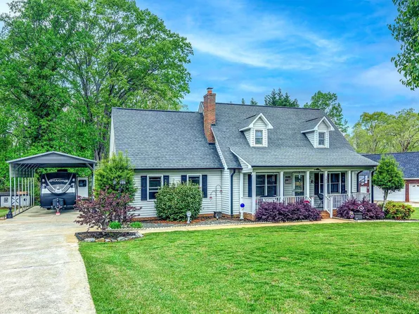 183 Meadow Wood Dr, Gaffney, SC 29341