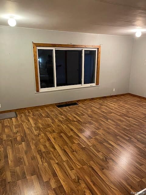 1st image of 639 S 28th St