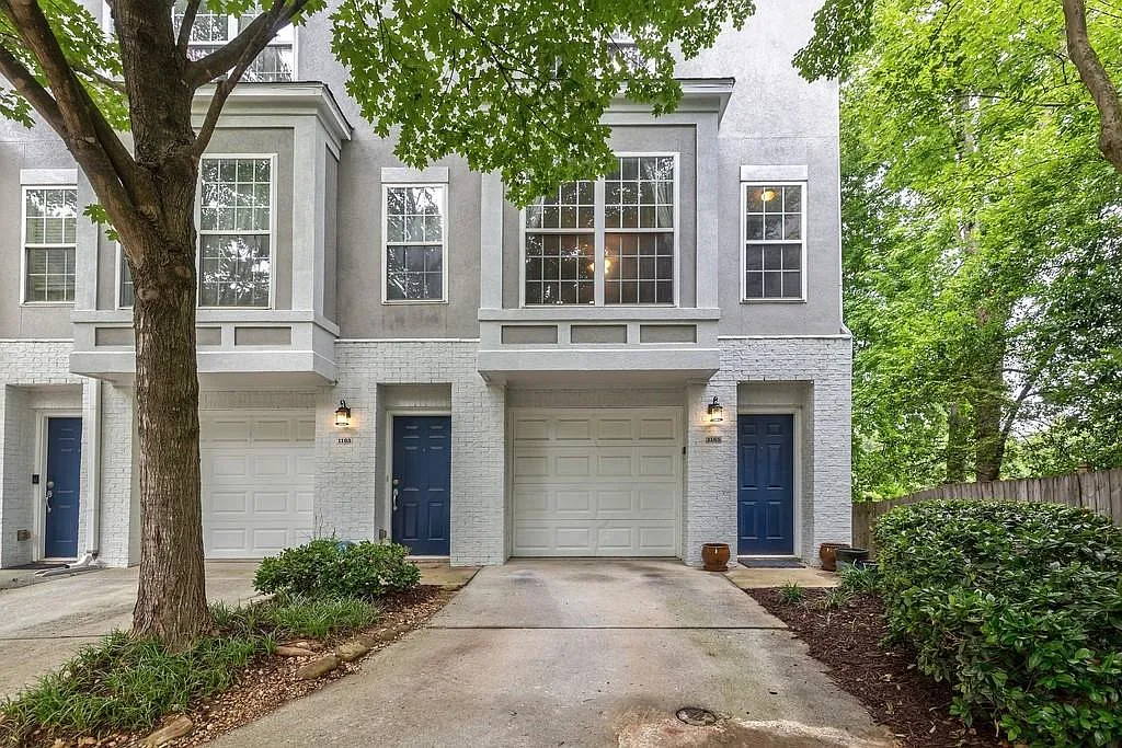 1 bed, 1.5 bath, 1000 sqft, $2,100 — Photo 1