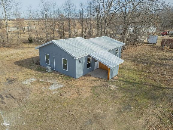 3rd image of 66750 E 69th Rd