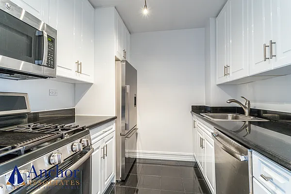 Rented by Anchor Associates | media 17