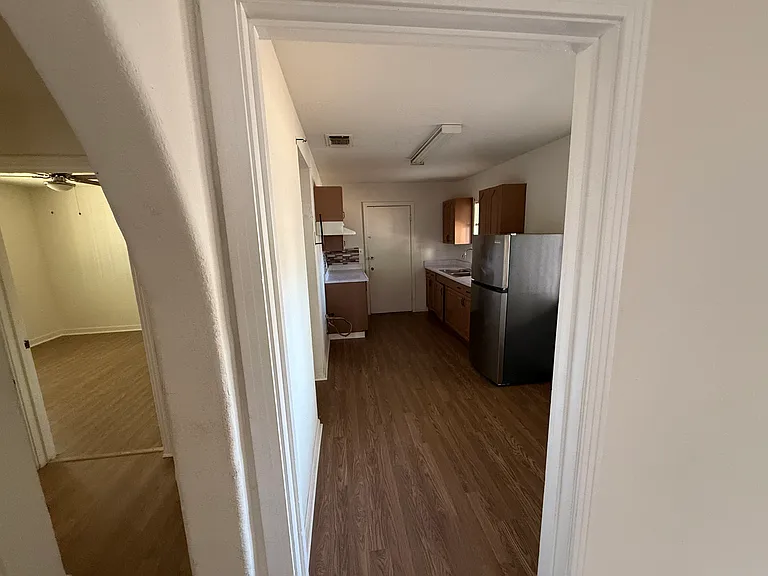 5660 40th Ave — Photo 3