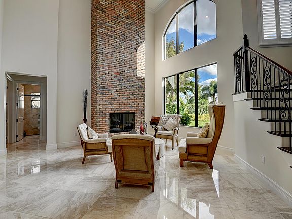 4th image of 9289 Tropez Ln
