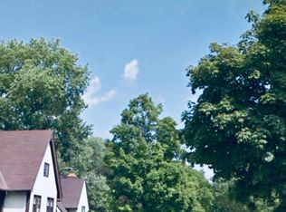 6762 Maple St, Cincinnati, OH 45227
