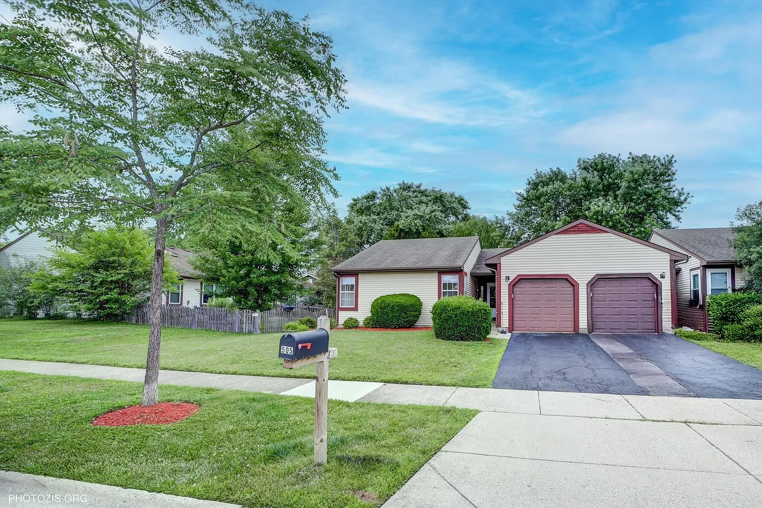 505 Lyon Dr photo 1