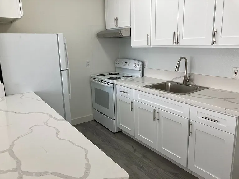 39 Sunset Ave. — Photo 21