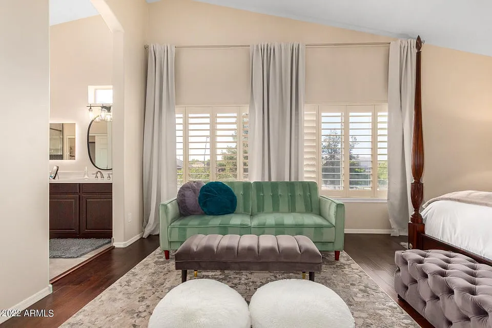 5 bed, 3694 sqft, $27,000 — Photo 3