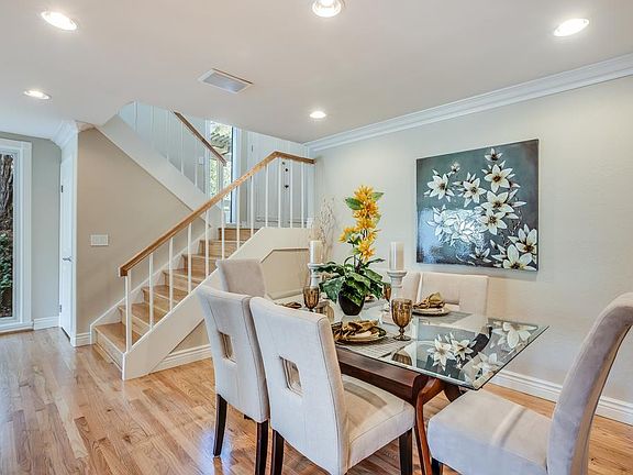 4th image of 570 Sand Hill Cir