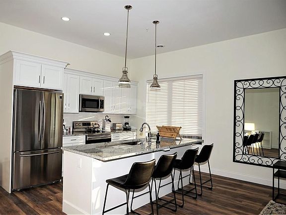 5th image of 146 S Broadway #1