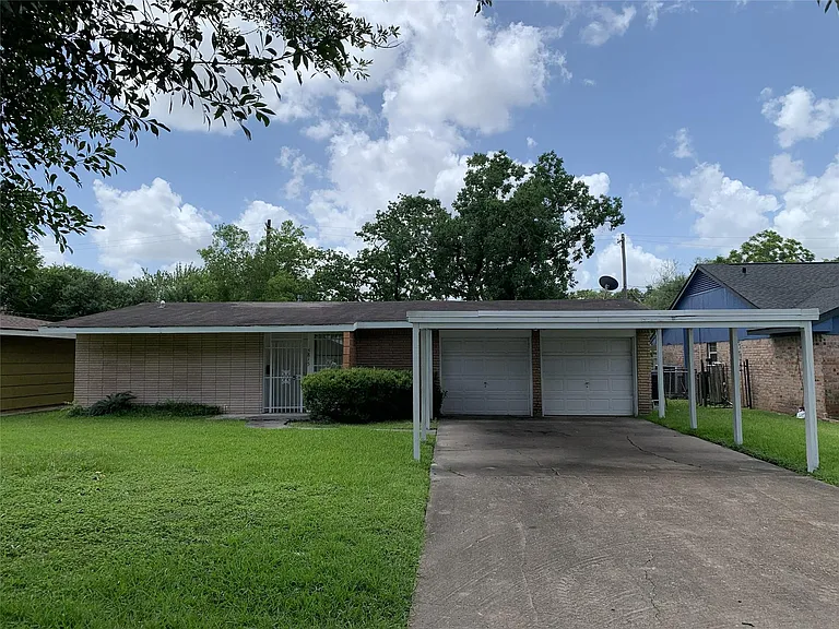5815 Darlinghurst Dr — Photo 1