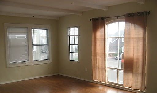 2nd image of 606 W Balboa Blvd