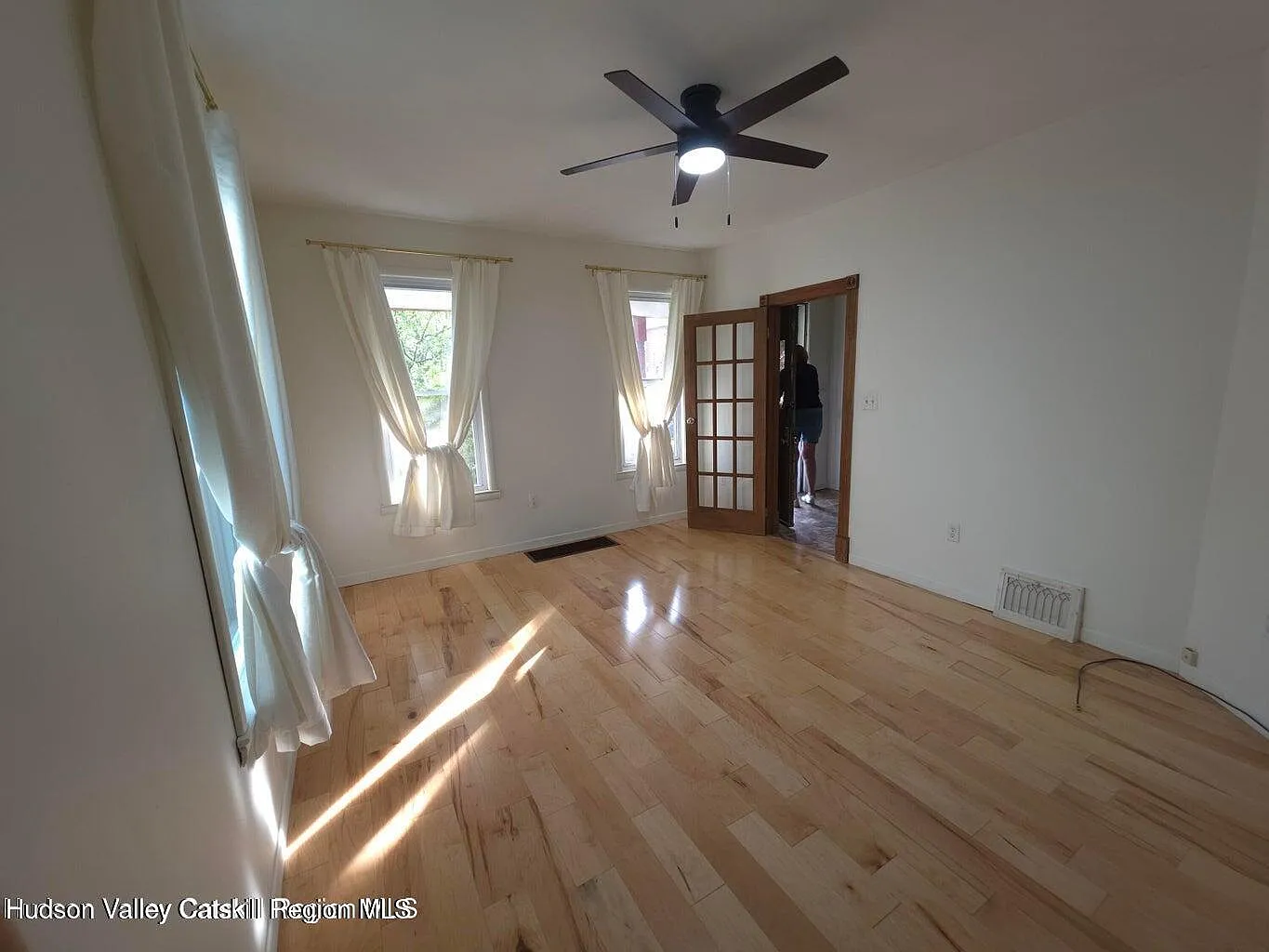 3 bed, 2.0 bath, 1500 sqft, $2,495 — Photo 3