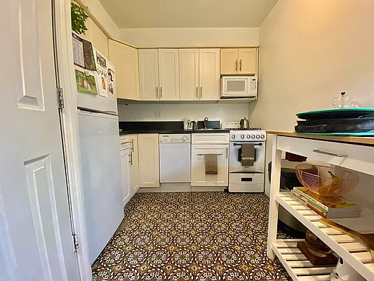 Rented by Oxford Property Group | media 11