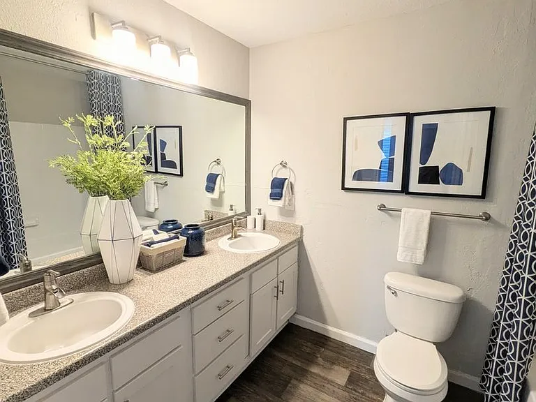 Centric on 34th Apartments — Photo 38