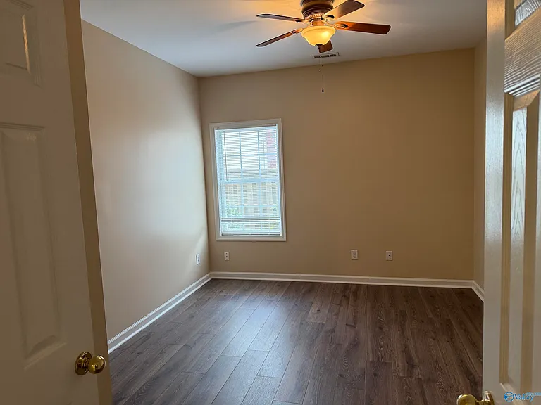 139 Canterbury Dr — Photo 15
