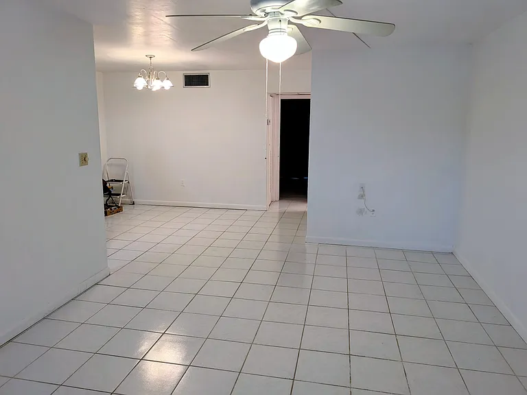 NE 202nd Ter — Photo 3