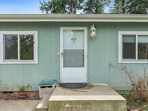 4th image of 19444 Abbey Ln SE