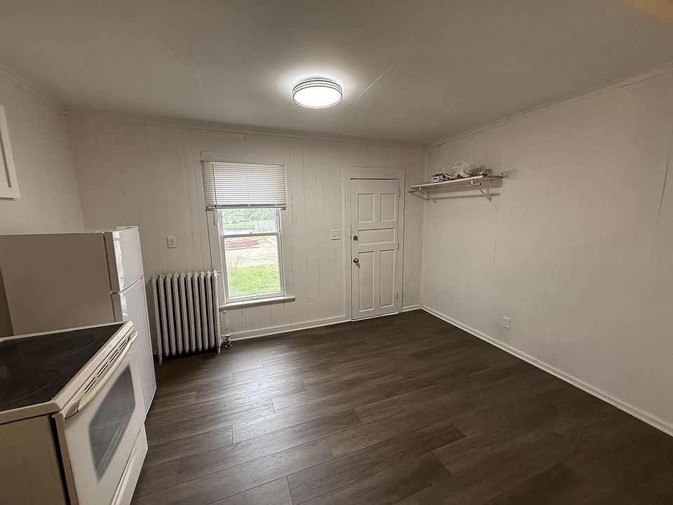 2nd image of 201 E Mill St #5