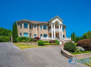 102 Southern Pointe Dr, Madison, AL 35758