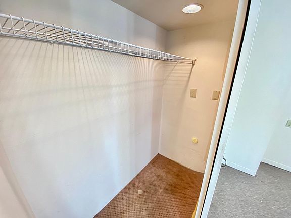 5th image of 22420 Braddock Ave #1