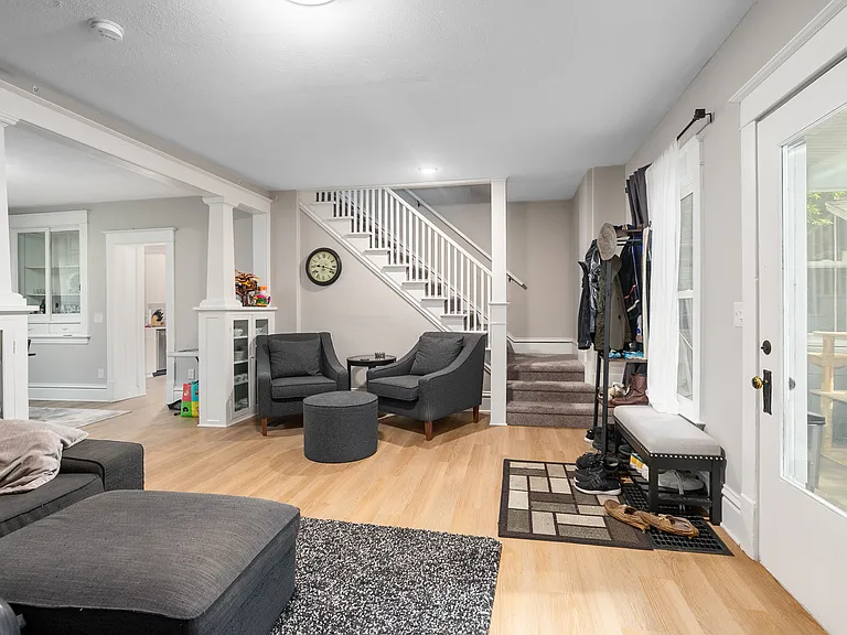 601 Pettibone Ave NW — Photo 9