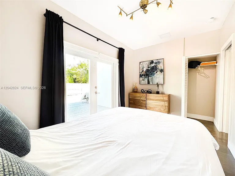 513 SW 18th Ct — Photo 19