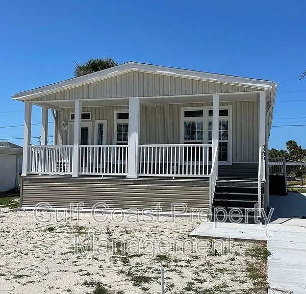 3200 Holly Ave — Photo 1