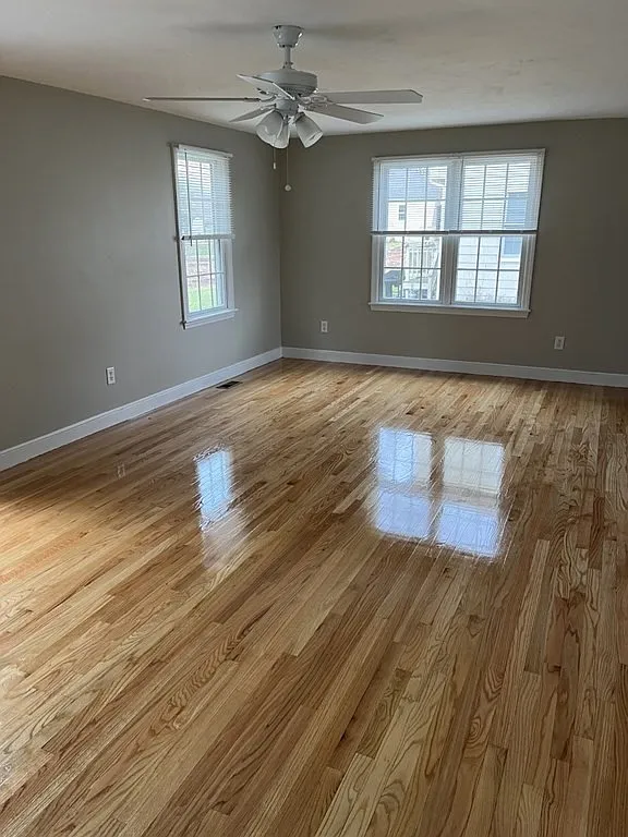 3 bed, 1.5 bath, 1100 sqft, $3,000 — Photo 3