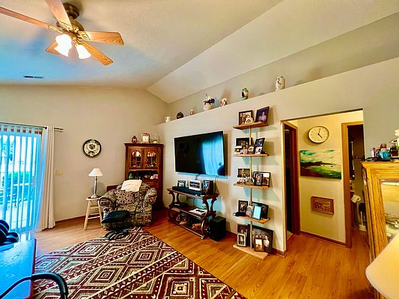 2nd image of 1037 Crossbrook Blvd