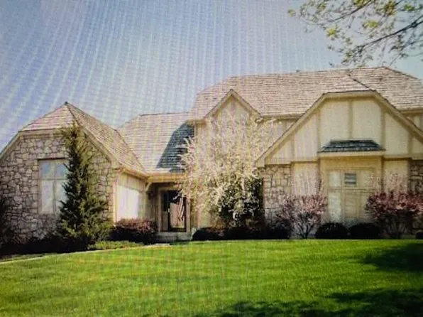 5005 W 131st St, Leawood, KS 66209