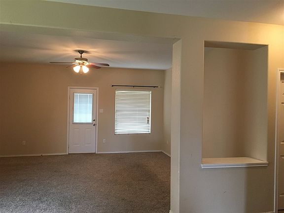4th image of 107 Washingtonia Dr