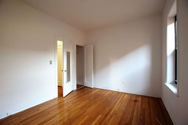 Rented by NYC Realty Brokers LLC | media 48