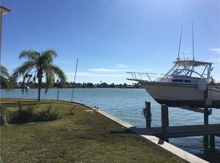 911 Bay Point Dr, Madeira Beach, FL 33708