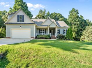 109 Fountain Dr, Clayton, NC 27520