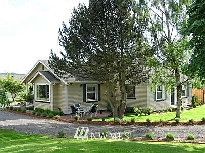 713 E Kelly Road photo 1