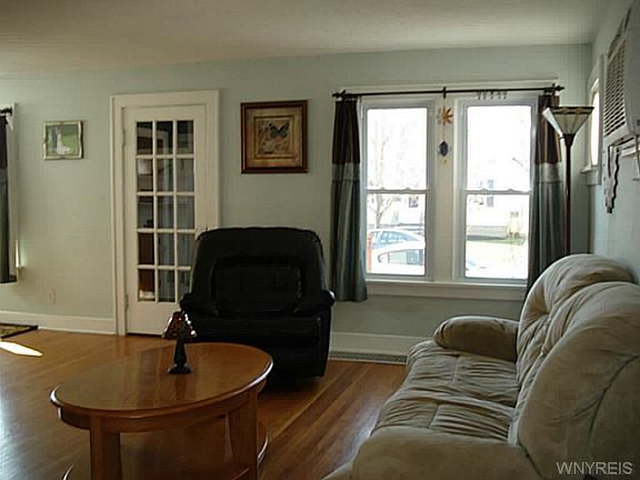 3rd image of 334 Stillwell Ave