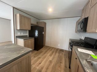 4738 Carlton Rd #528, Sterling Heights, MI 48310