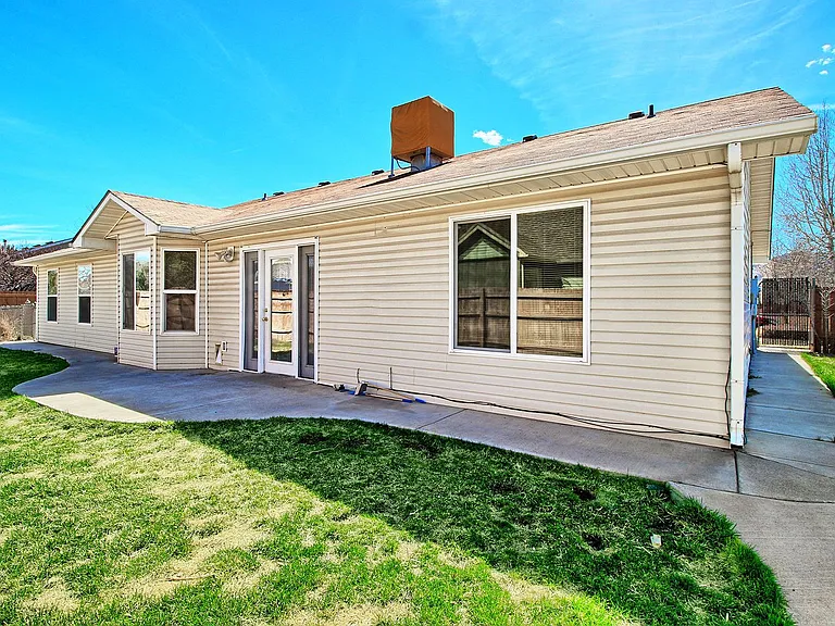 850 Henry Cir — Photo 10