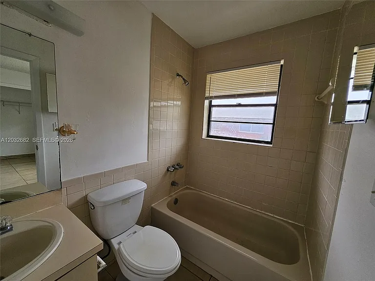4149 SW 52nd St #1 — Photo 17