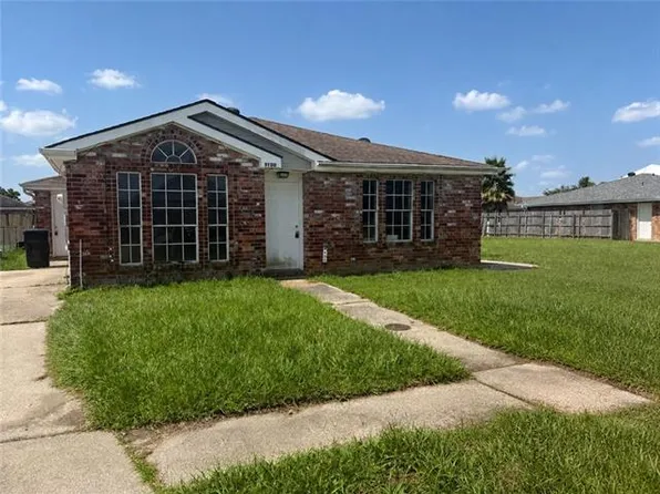 9100 Titans Dr, Chalmette, LA 70043