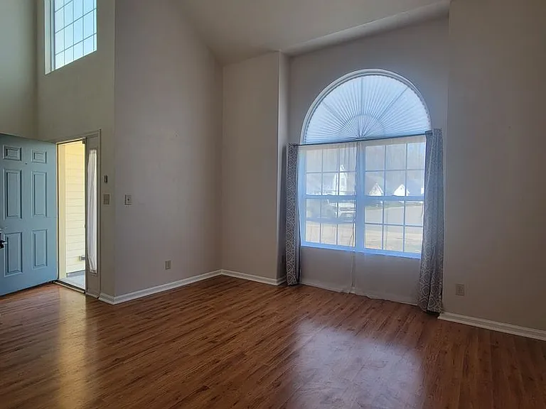 3719 Bridlepath Ln — Photo 6